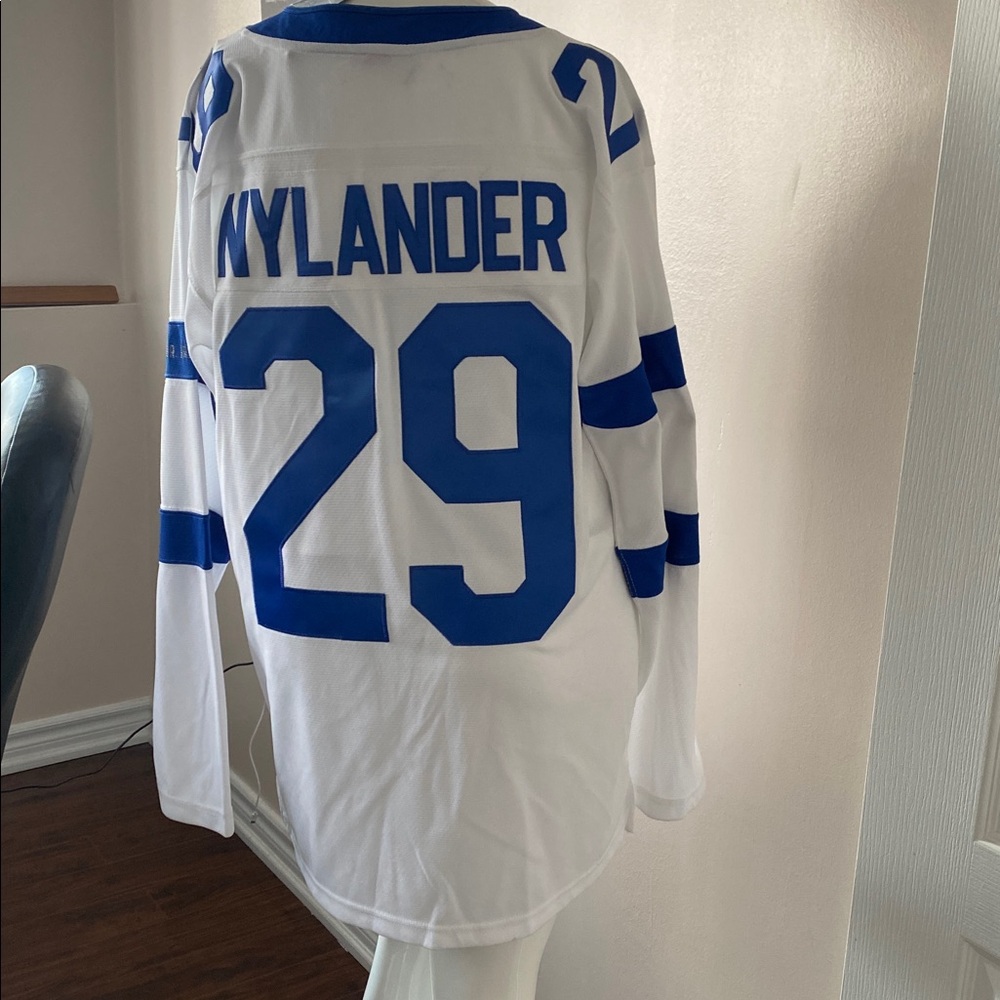 Vintage Toronto Maple Leafs Hockey Jersey - Picture 4 of 11